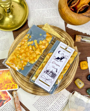 Dragon Fire Soy wax melt & bookmark set
